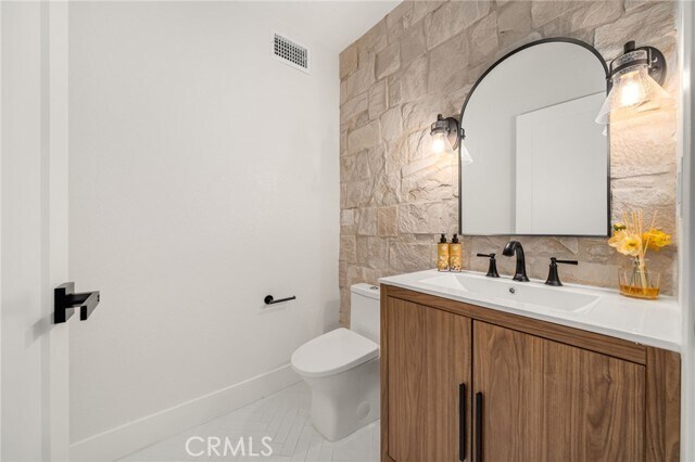 Building Photo - 24362 Via Santa Clara