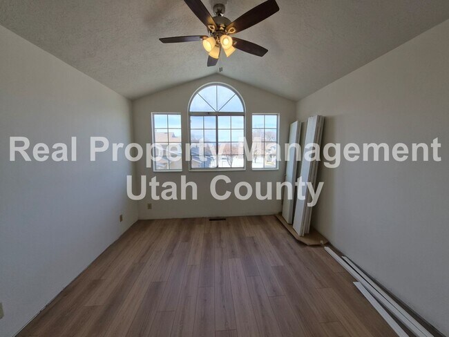 Building Photo - Orem Townhome New Flooring Finished soon