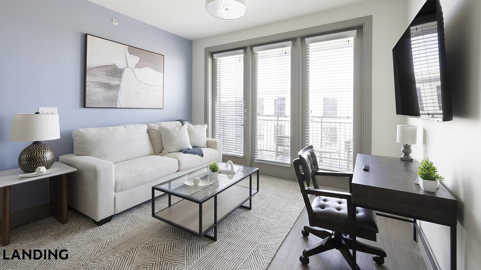 Building Photo - 101 S Center St