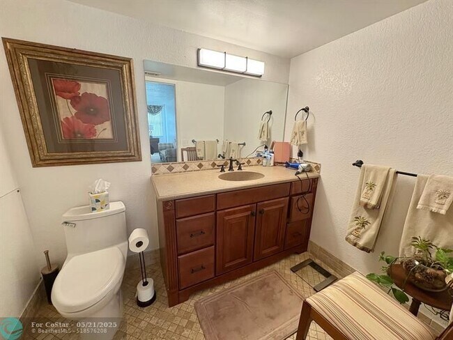 Building Photo - 2112 S Cypress Bend Dr