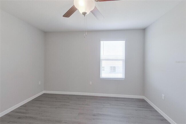 Building Photo - 8704 SW 44th Ct