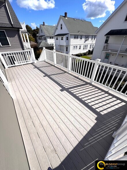 Building Photo - 14 White St