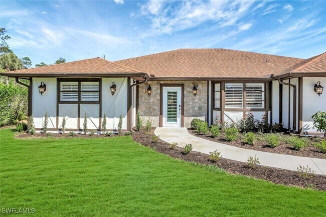 Building Photo - 1930 Oakes Blvd