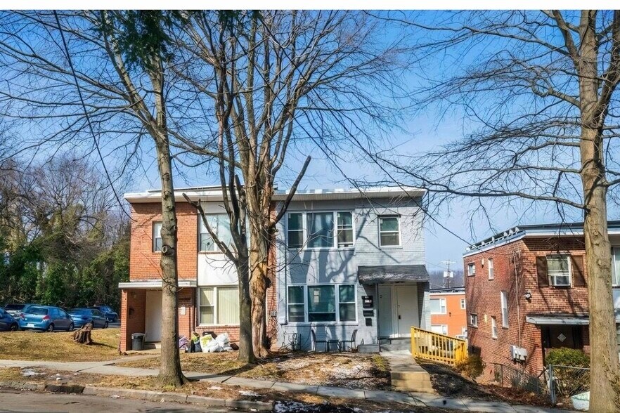 Building Photo - 32 Varnum St NE
