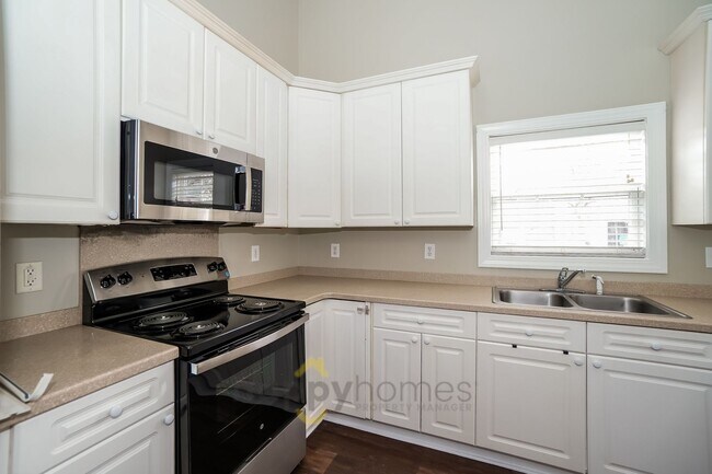 Building Photo - 4 bedroom 2 bath in Wescott of Summerville