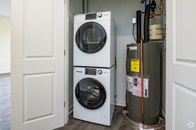 2BR, 1 BA - The Vibe