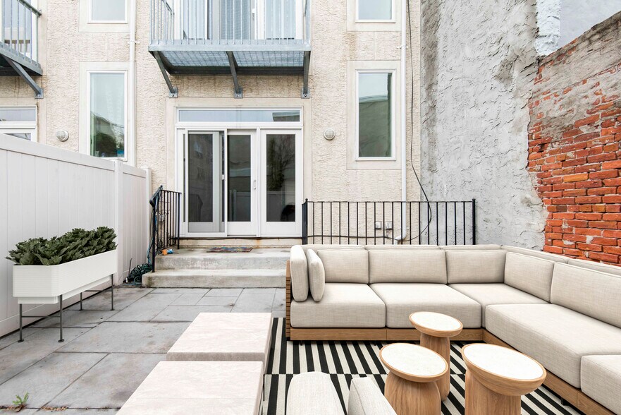 Building Photo - 925 S 23rd St