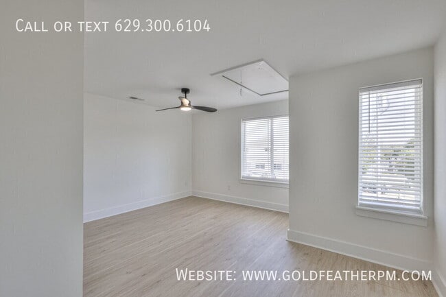 Building Photo - 402 E Trinity Ln