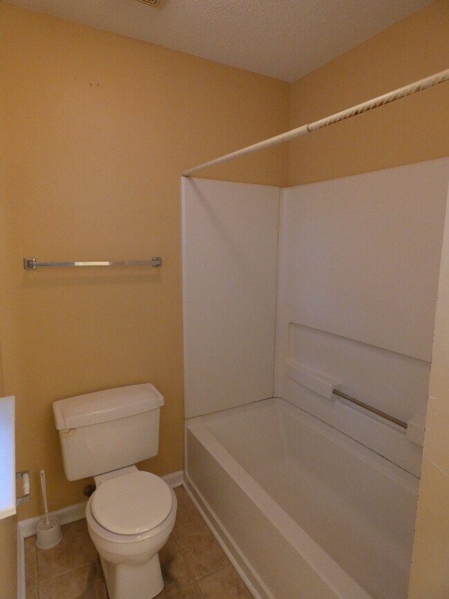 Building Photo - 3113 Olde Birch Dr