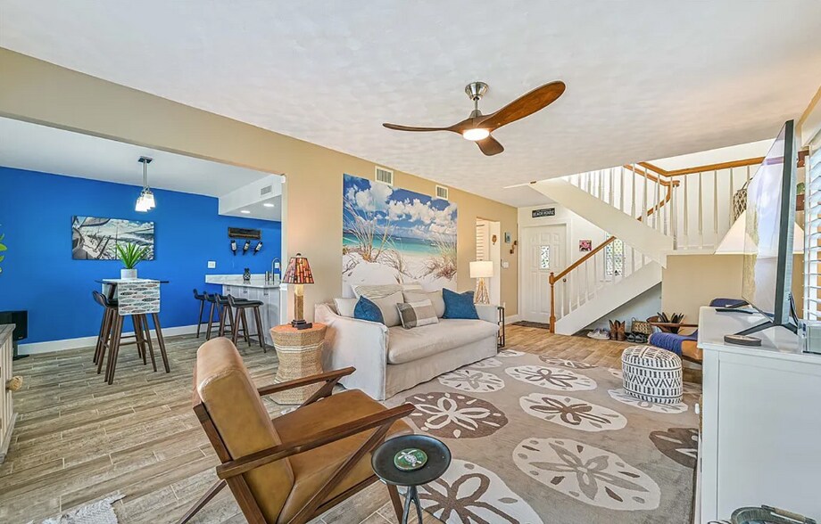 Living Room - 4267 Island Cir