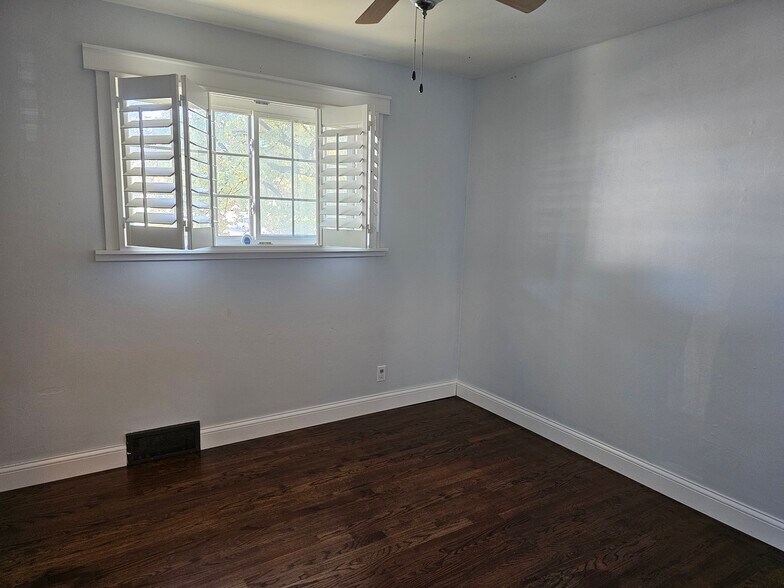 Building Photo - 3636 Reavis Barracks Rd