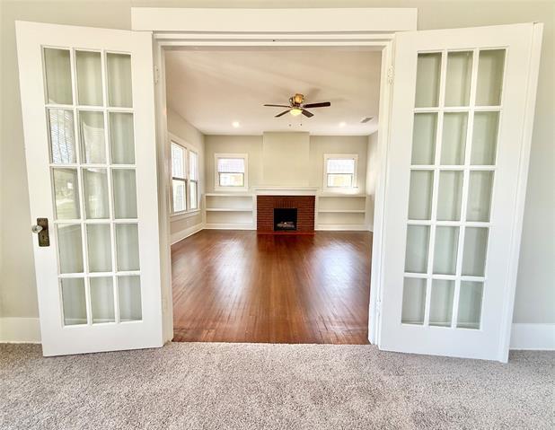 Building Photo - 1201 E Lamar St