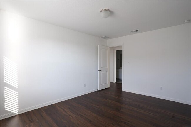 Building Photo - 304 Northview Ln