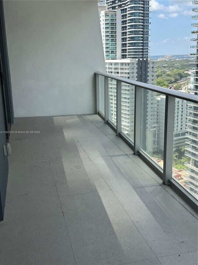 Building Photo - 1010 Brickell Ave