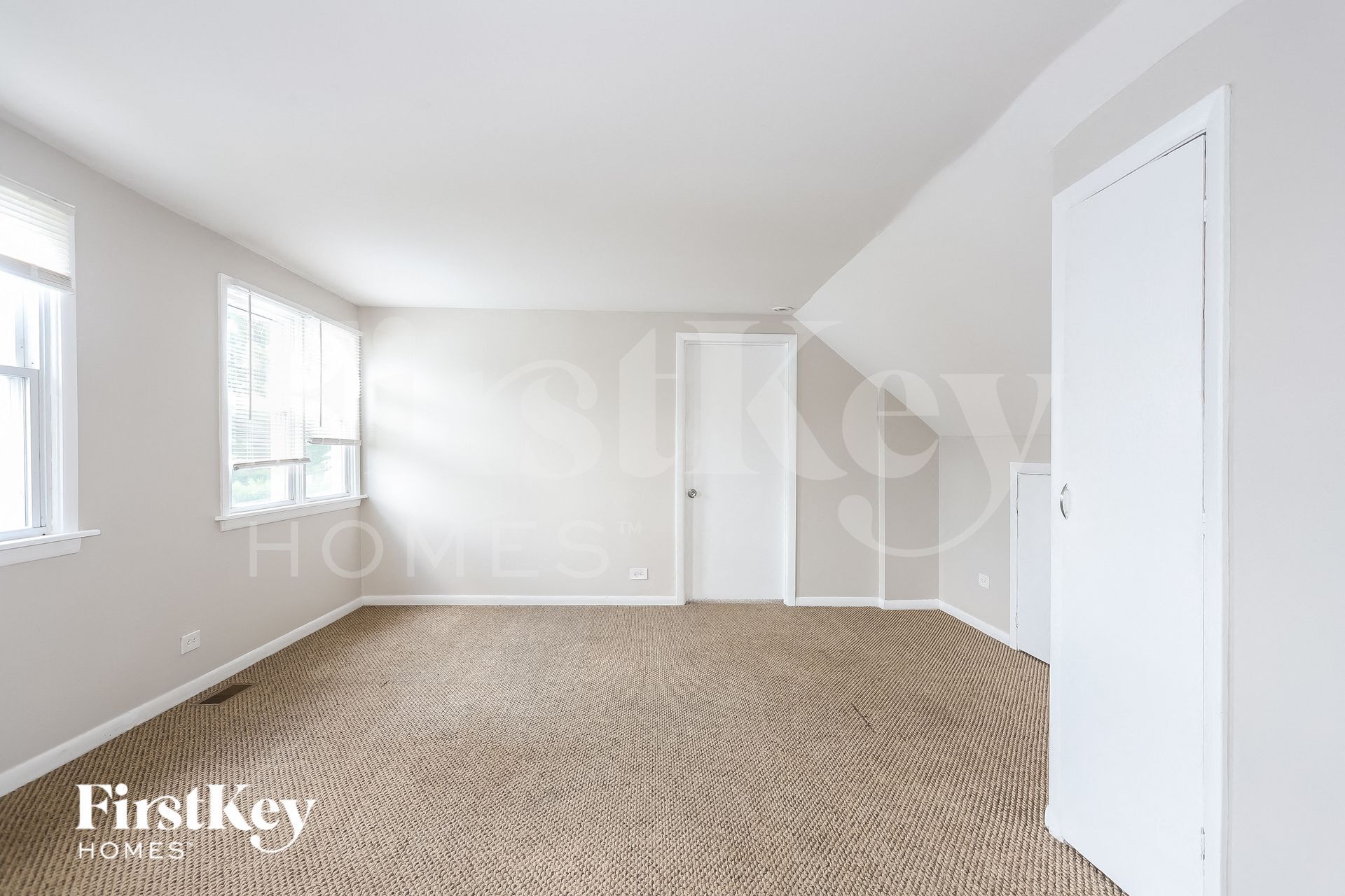 Building Photo - 7803 S Central Ave