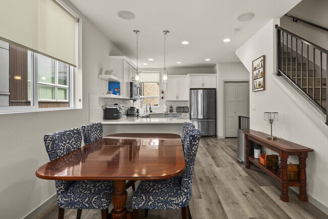 Building Photo - 5210b Brooklyn Ave NE