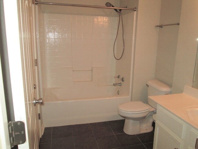 Building Photo - Spacious 3 bedroom 2 bath home in Tyler! Coming soon!