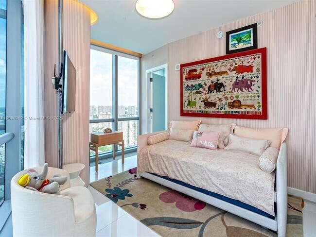 Building Photo - 17121 Collins Ave