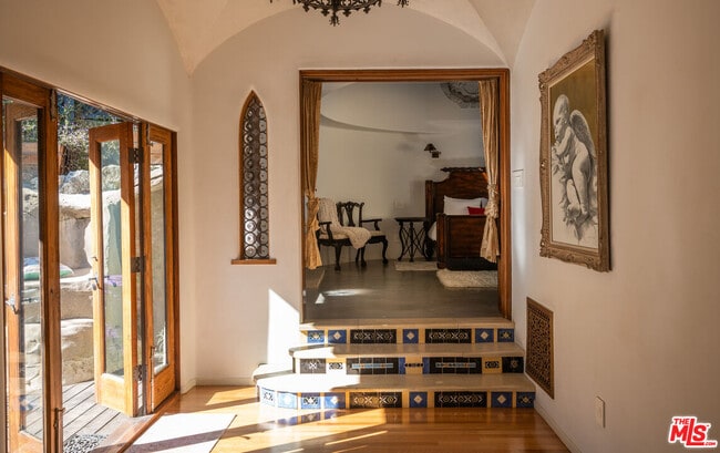 Building Photo - 8978 Wonderland Ave