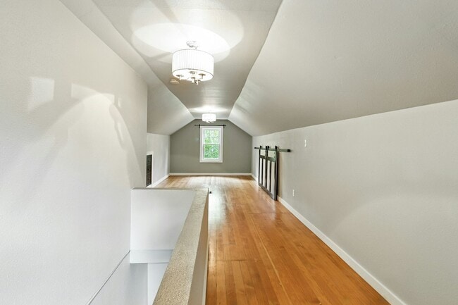 Building Photo - 5806 NE 60th Ave
