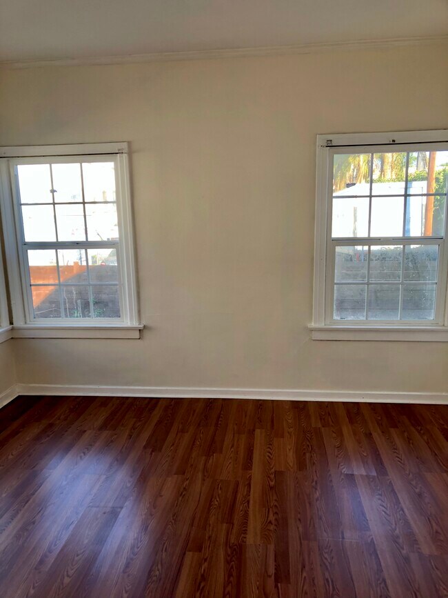 Building Photo - 202 S New Hampshire Ave