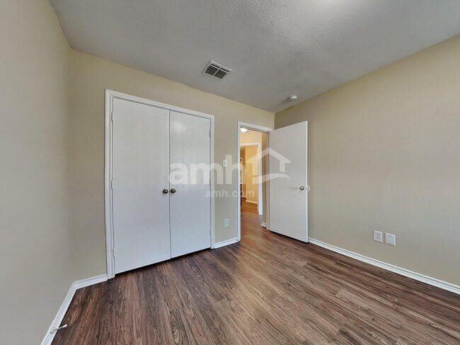 Building Photo - 101 Long Prairie Dr