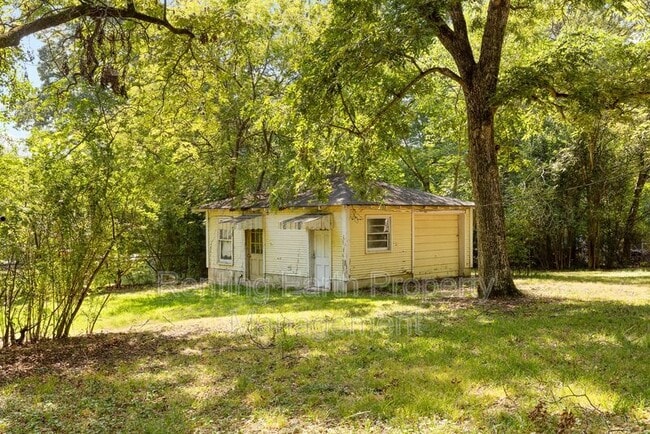 Building Photo - 405 Swann Dr