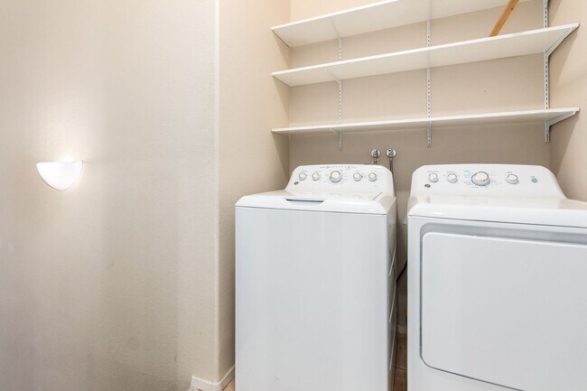 Building Photo - GATED SUMMERLIN CONDO/COMMUNITY POOL/SPA/ BASKETBALL COURT-2 CAR ATTACHED GARAGE!