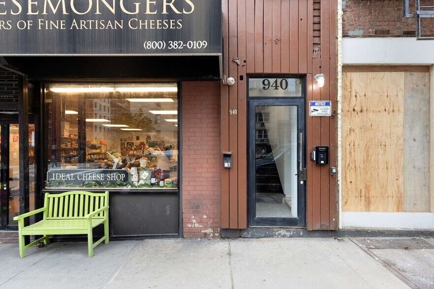 Building Photo - 940 1st Ave