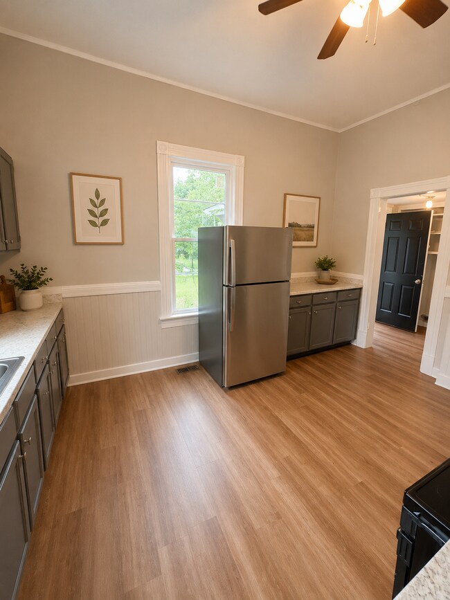 Building Photo - 4052 Mikado Ave