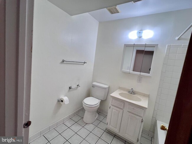 Building Photo - 101 Fantasia Dr