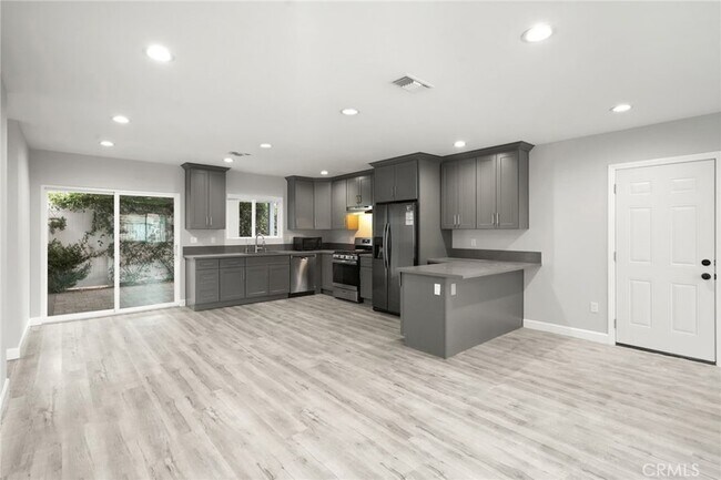 Building Photo - 8225 Ben Ave