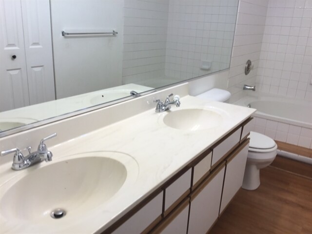 Building Photo - 195 Half Moon Cir