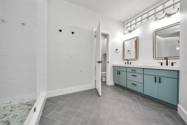 Building Photo - 5710 Cornish St