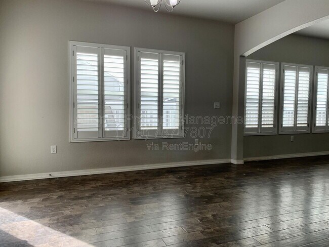 Building Photo - 8885 Vanderwood Rd