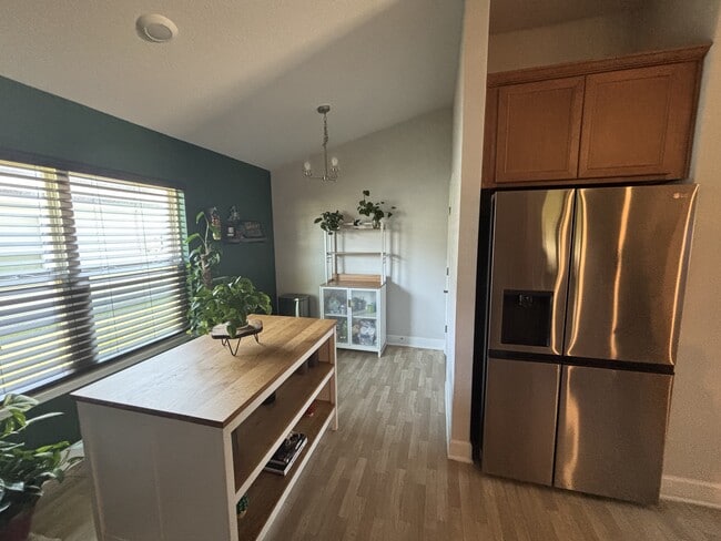 Building Photo - 9835 Olivia St