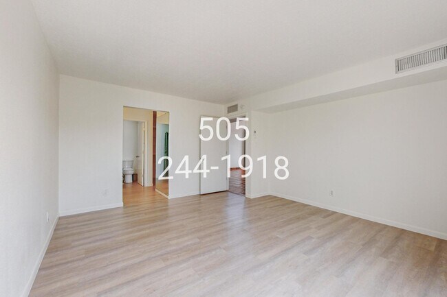 Building Photo - 876 Tramway Ln Ct NE