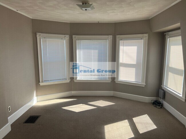 Building Photo - 12 Grove St