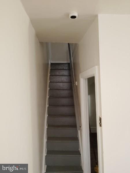 Building Photo - 5045 Tacoma St