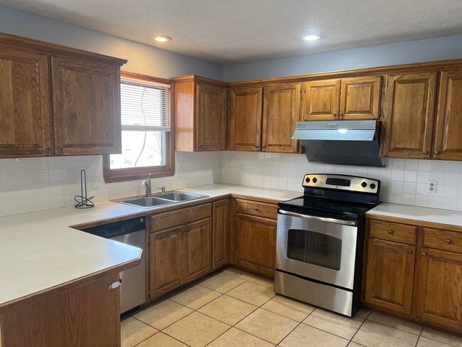 Building Photo - 3Bed / 2Bath in Springfield