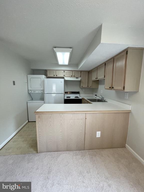 Building Photo - 3123 Patrick Henry Dr