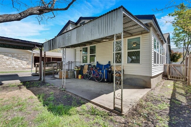 Building Photo - 5206 Grover Ave
