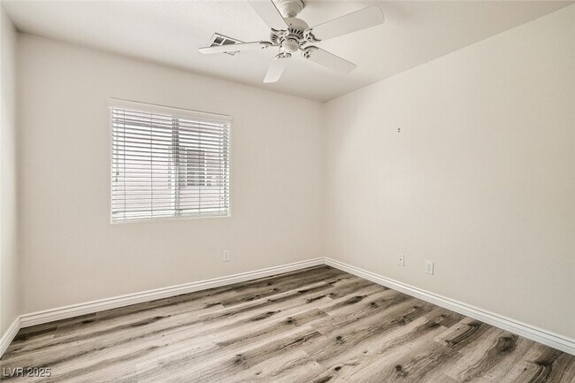 Building Photo - 8729 Horizon Wind Ave