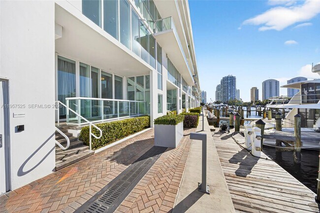 Building Photo - 400 Sunny Isles Blvd