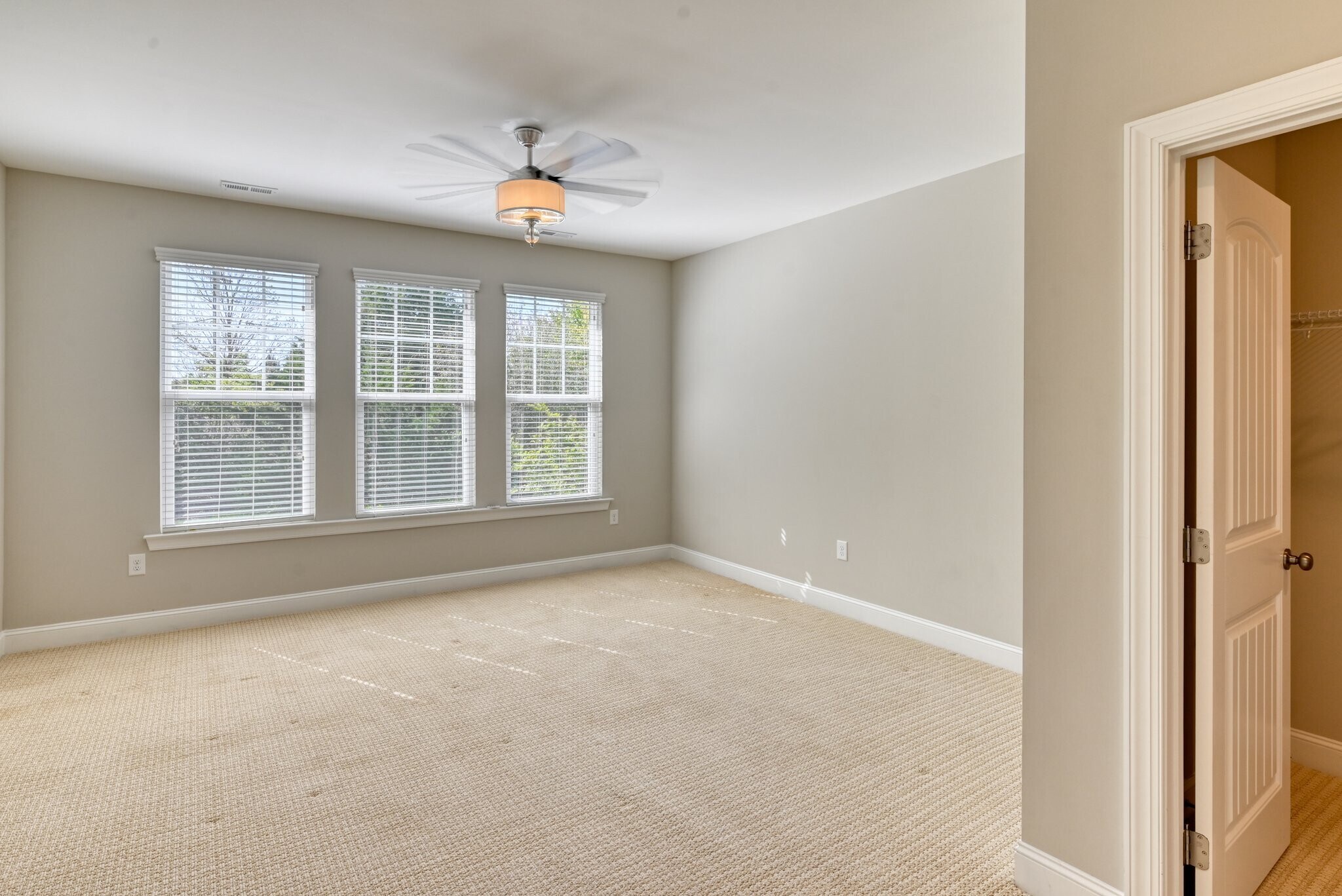 Building Photo - 335 Acorn Hollow Pl