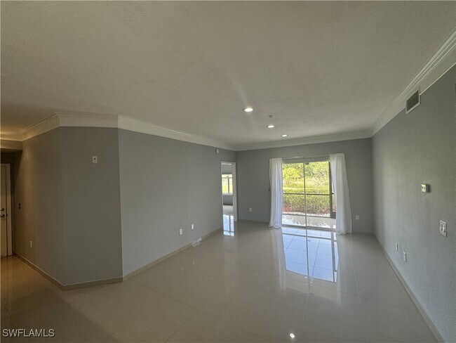 Building Photo - 11530 Villa Grand