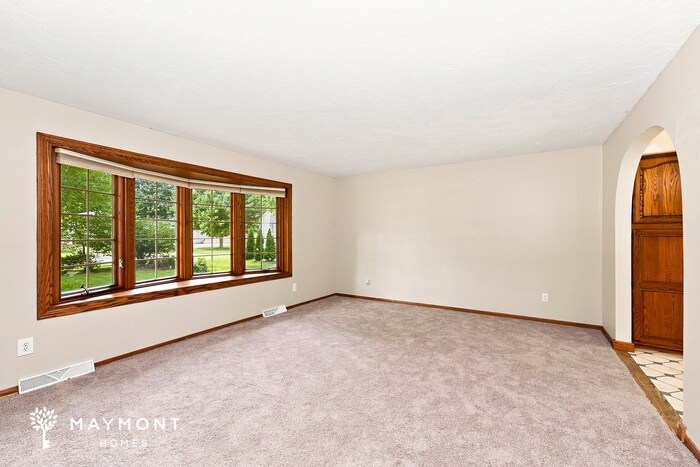 Building Photo - 6443 Chase Dr
