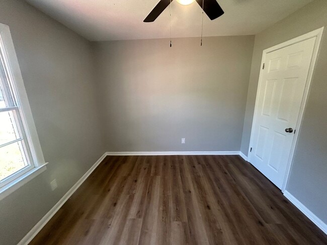 Building Photo - 4539 Bluff Rd