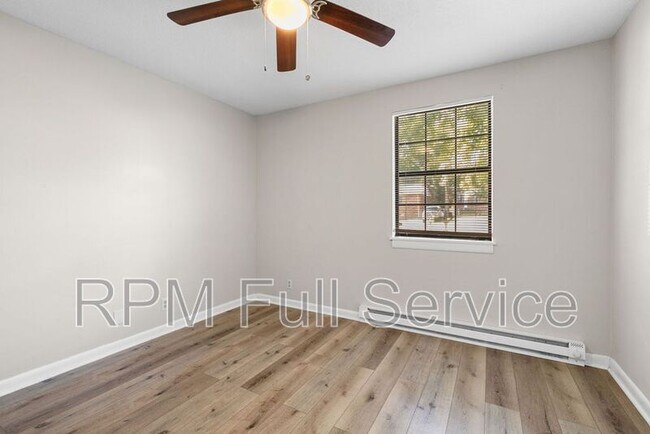 Building Photo - 4426 Central Valley Dr