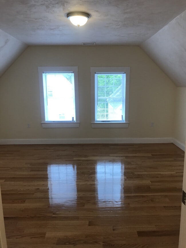 Building Photo - 14-16 Phillips Street